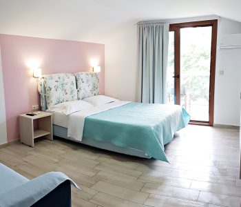 Qeen Bed